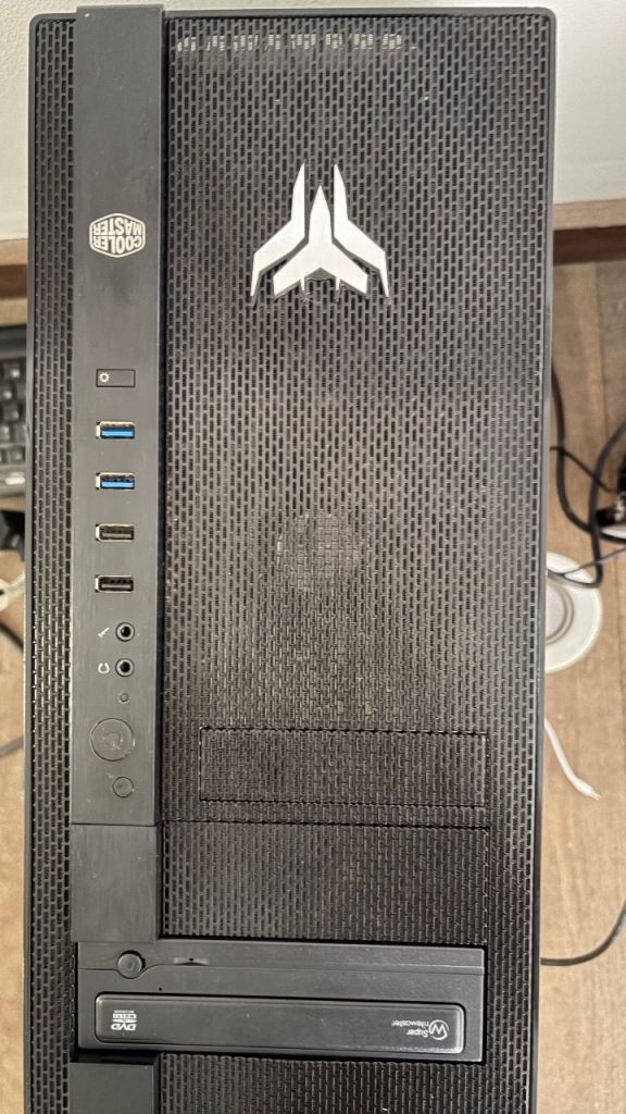 Custom built Video Desktop PC - monitor and keyboard