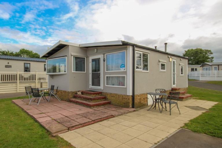 Brentmere Twin Chalet 1989 for private sale at Allhallows, Kent