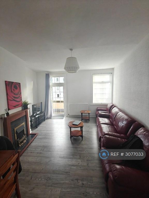 3 bedroom flat in Balgreen Road, Edinburgh, EH11 (3 bed) (#3077033)