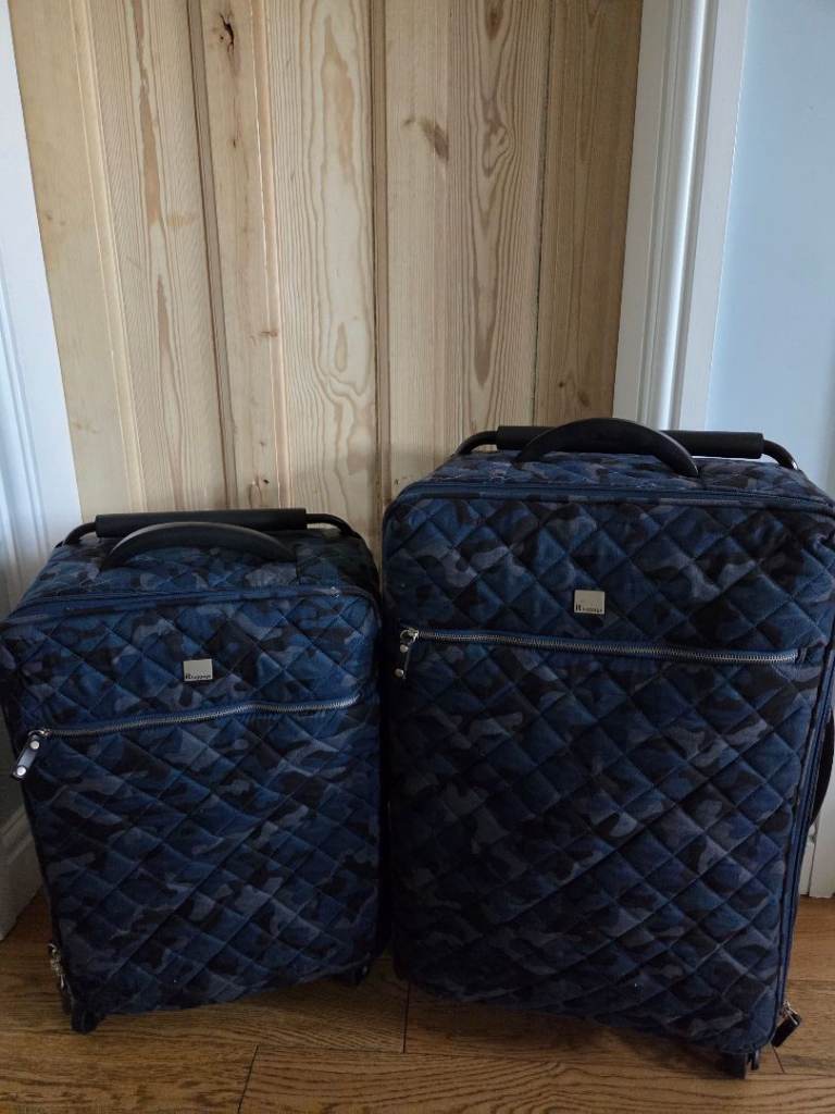 IT luggage blue camo suitcase x 2