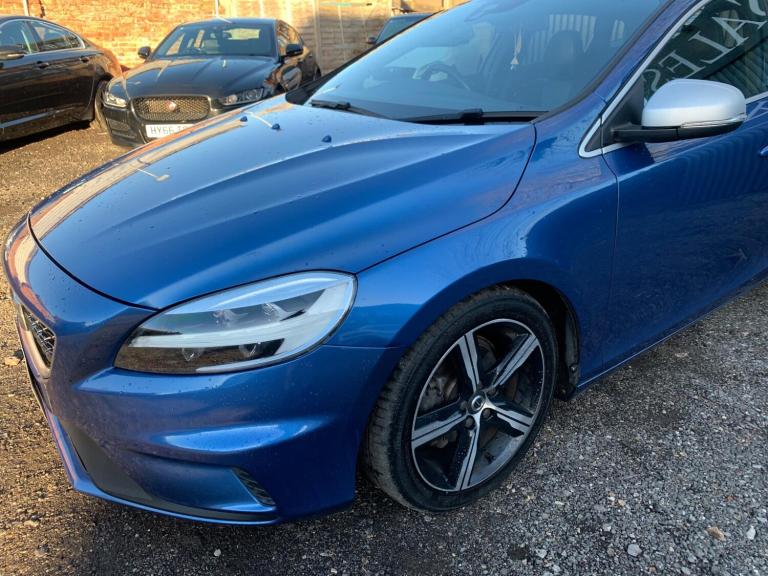 2016 Volvo V40 D2 [120] R DESIGN Nav Plus 5dr HATCHBACK DIESEL Manual