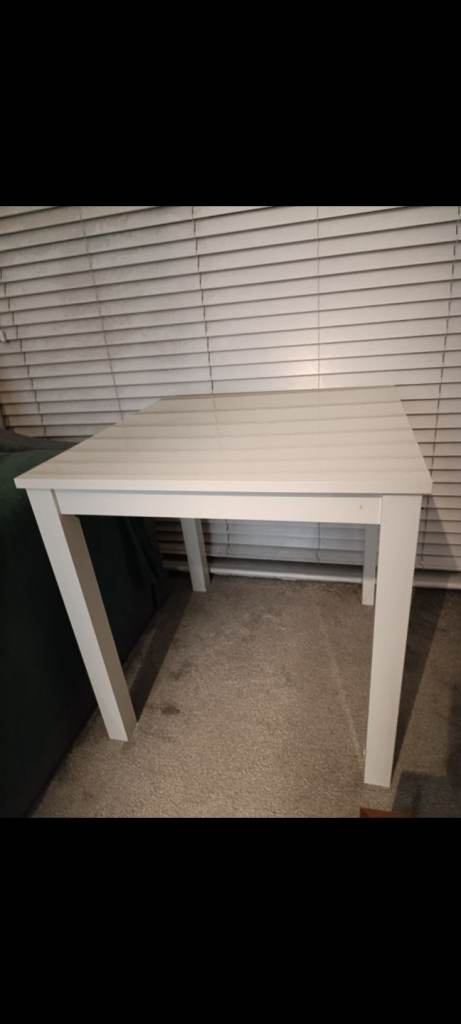 Free - Small table/desk