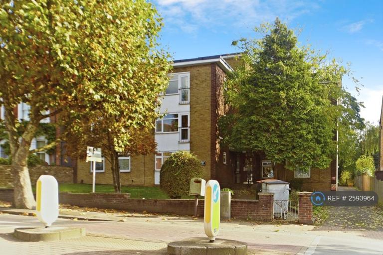 3 bedroom flat in Dimsdale Lodge, London, SW18 (3 bed) (#2593964)