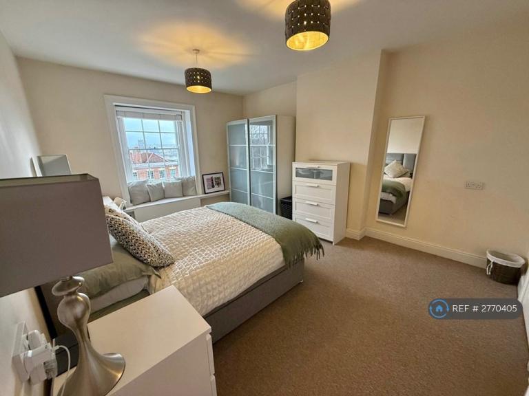 1 bedroom flat in Kingsdown, Bristol, BS6 (1 bed) (#2770405)