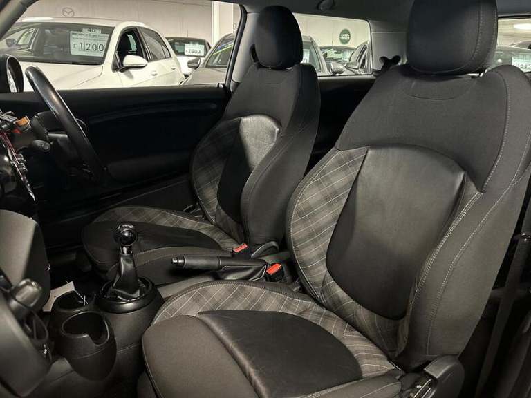 2017 MINI Hatch 1.5 Cooper Hatchback 3dr Petrol Manual Euro 6 (s/s) (136 ps) Hatchback Petrol Manual