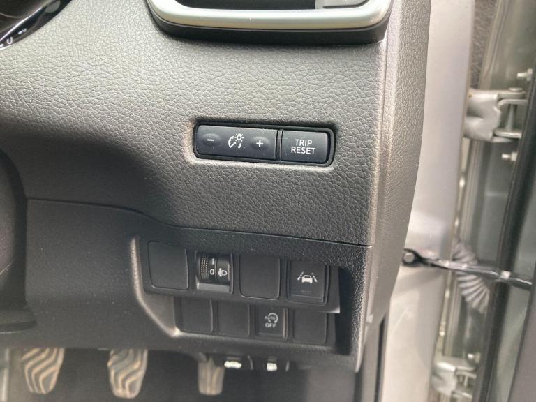 2019 Nissan Qashqai 1.3 DiG-T N-Connecta 5dr HATCHBACK PETROL Manual
