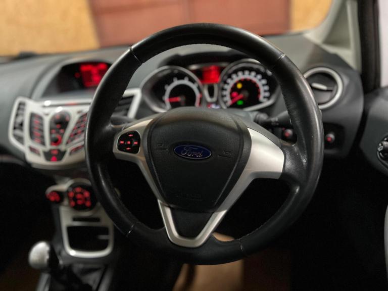 2011 Ford Fiesta 1.4 Zetec 3dr HATCHBACK PETROL Manual
