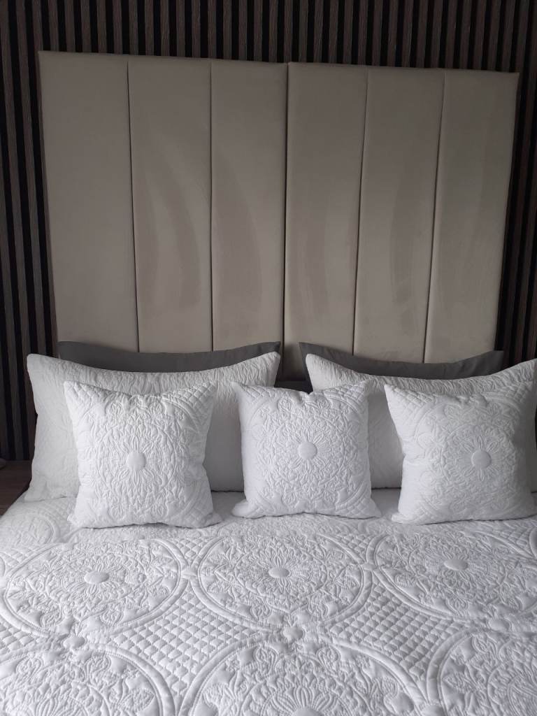 Cream plush velvet headboard for Kingsize Bed – brand new still in packaging 