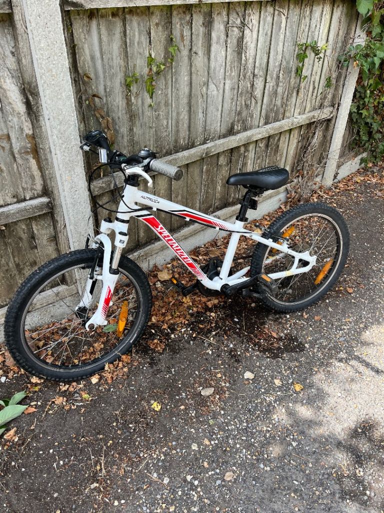 Specialized Hotrock 20” kids bike