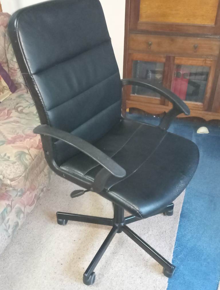 OFFICE CHAIR