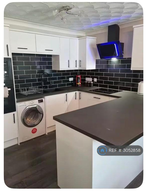 3 bedroom flat in Fish Strand Hill, Falmouth, TR11 (3 bed) (#3052858)