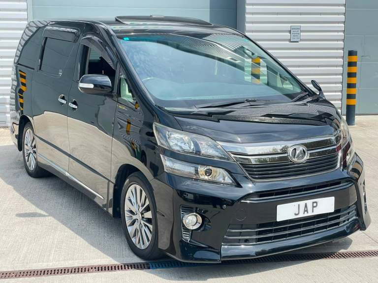2013 Toyota Alphard VERY HIGH SPEC LEATHER/ALACANTRA RECLINER SEATS MPV Petrol Automatic
