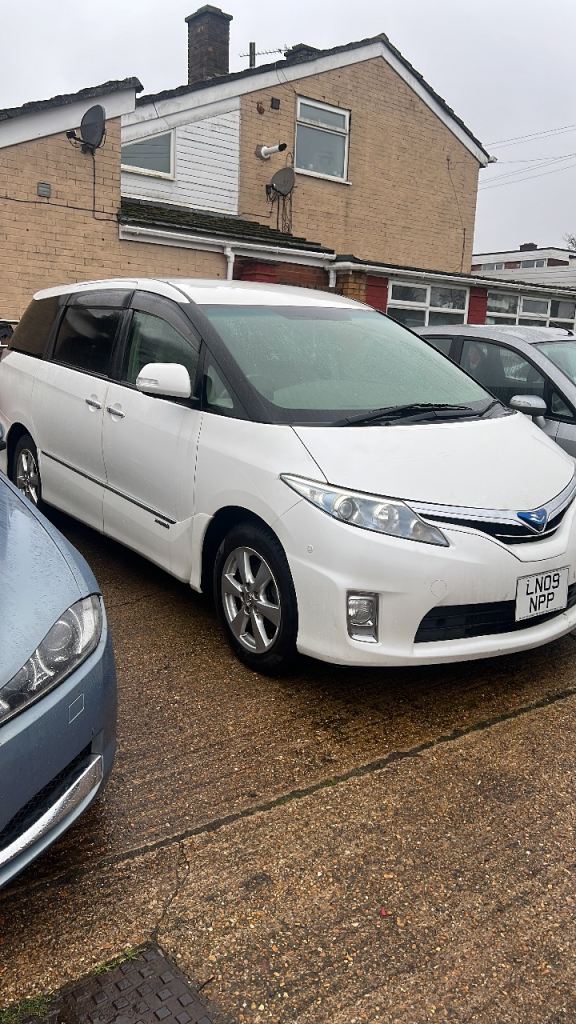 Toyota Estima hybrid 