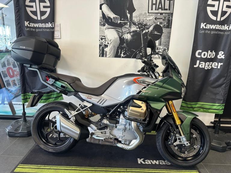2024 MOTO GUZZI V100 MANDELLO S- ONE OWNER-FSH-TOP BOX-ENGINE BARS