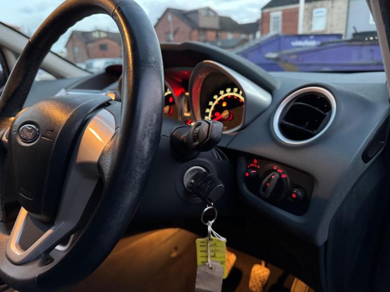 2010 Ford Fiesta 1.4 Zetec 5dr HATCHBACK PETROL Manual