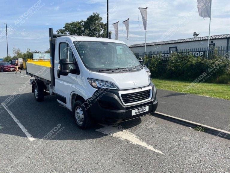 2022 22 PEUGEOT BOXER 2.2 BLUEHDI 335 S CHASSIS CAB TIPPER 2DR DIESEL MANUAL L2