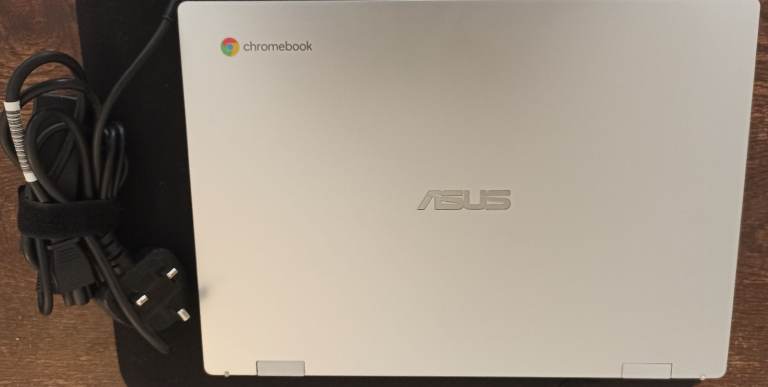 **New Asus Chromebook 14inch**