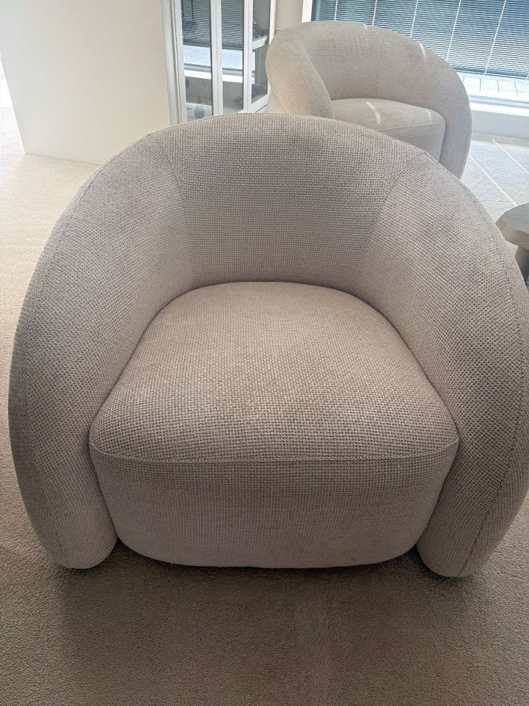 FREE IF CAN BE COLLECTED ASAP CHAIR