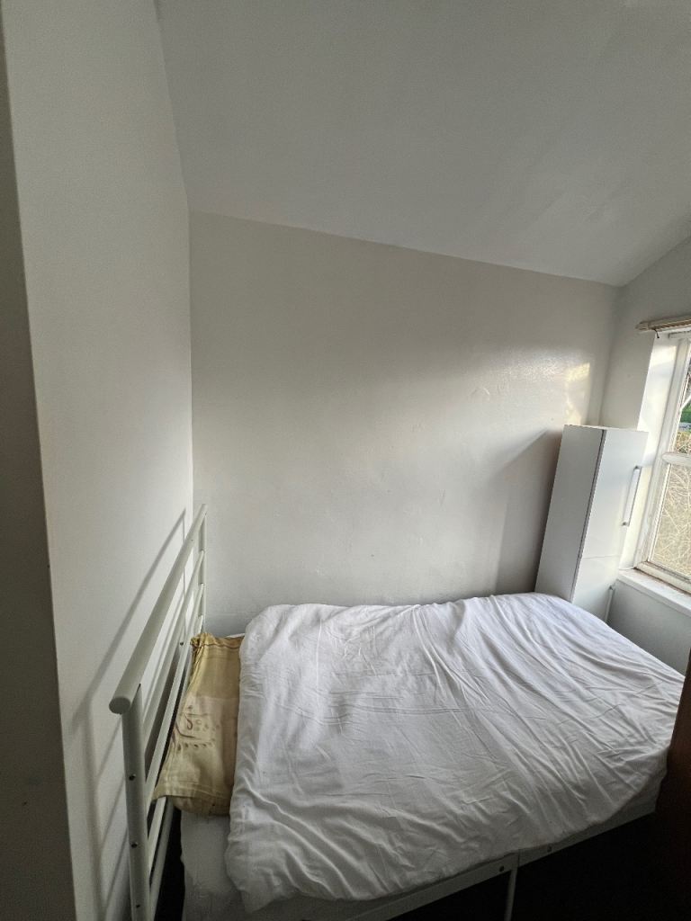 Single room to rent in hall green all inclusive shared house 