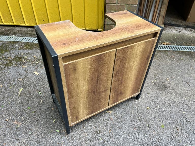 Under sink cabinet - FREE