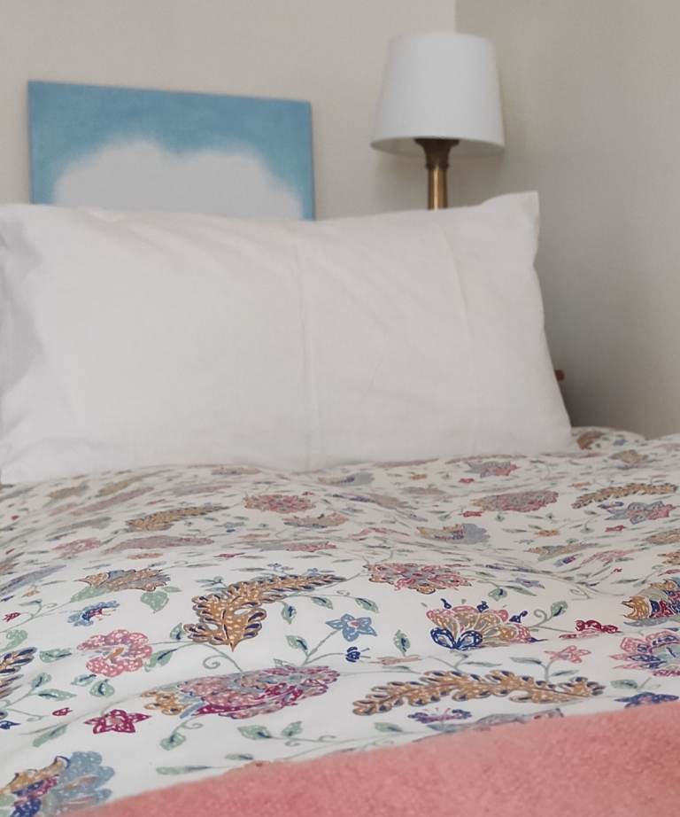 Single room to let, central bath, all inclusive 