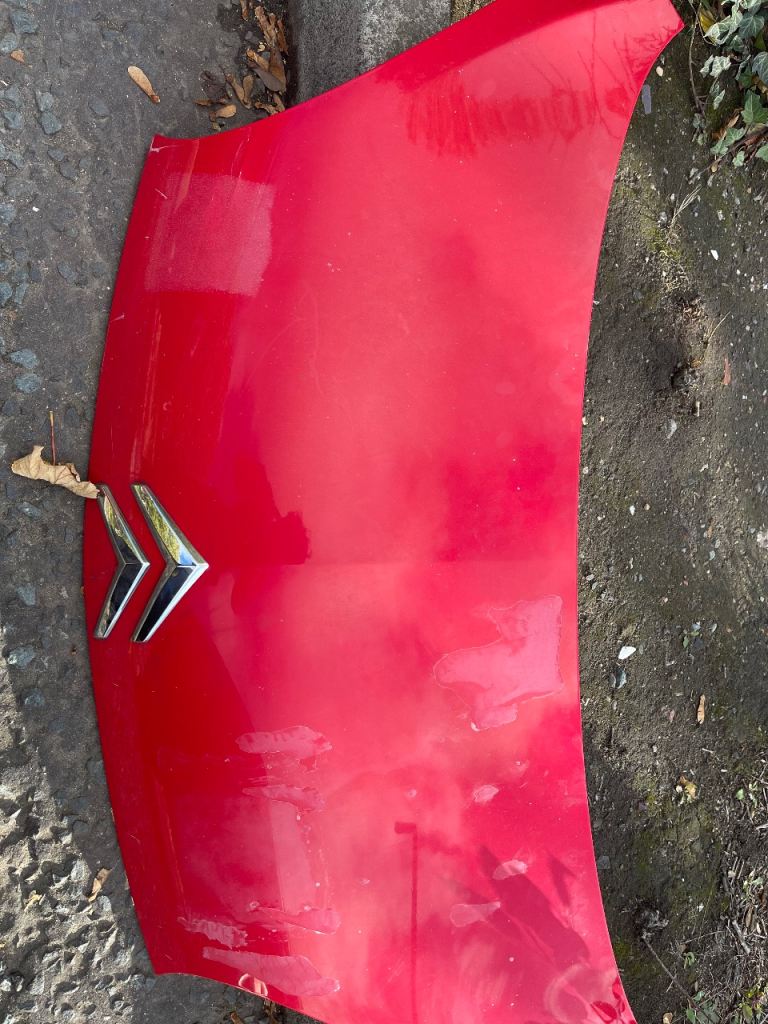 Red Citroen Bonnet (2007+) – Used – Lacquer Peel