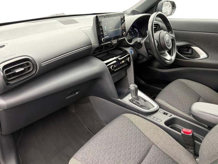 2022 Toyota Yaris 1.5 Hybrid Design 5dr CVT Estate Hybrid Automatic