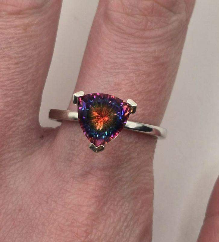 NEW 925 silver and doublet rainbow quartz tri cut ring