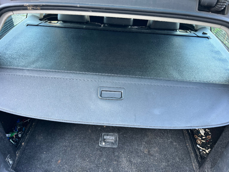 VW Passat B6 boot cover