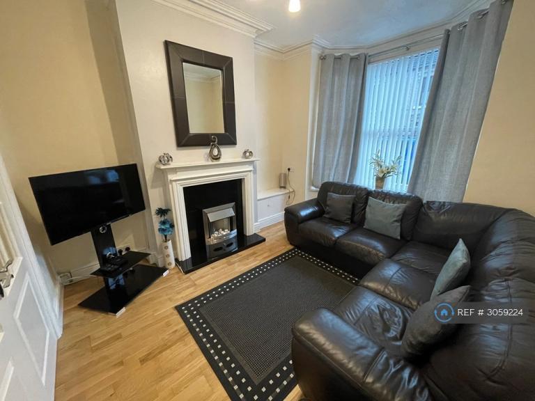 2 bedroom house in Victoria Street, Cleator Moor, CA25 (2 bed) (#3059224)