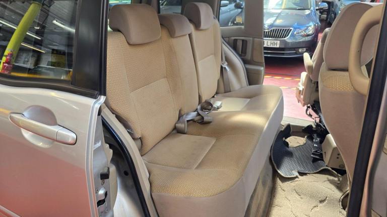 2010 Toyota Raum 1.5 Auto lift mobility chair  Petrol Automatic