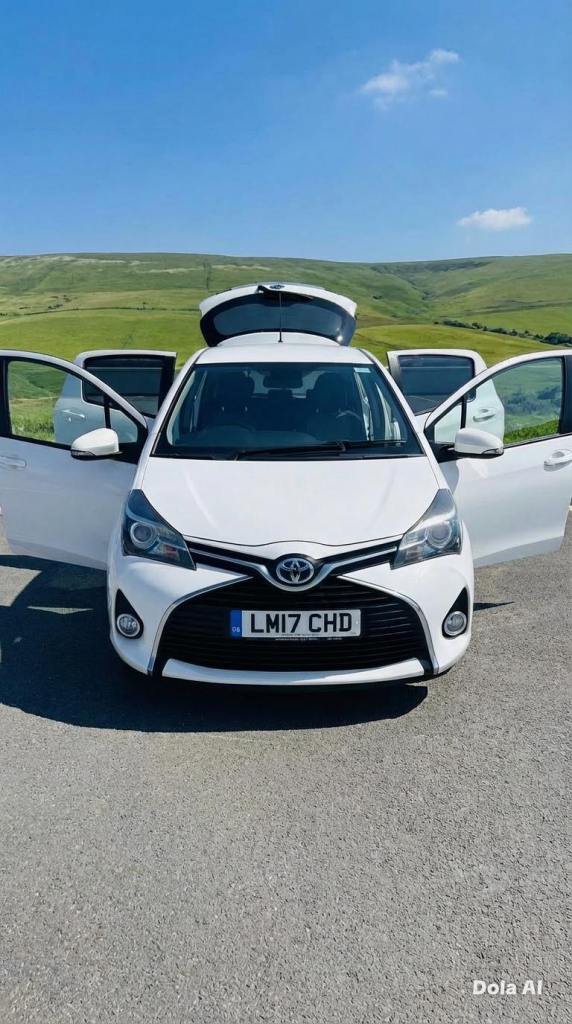 Toyota yaris hybrid 2017 