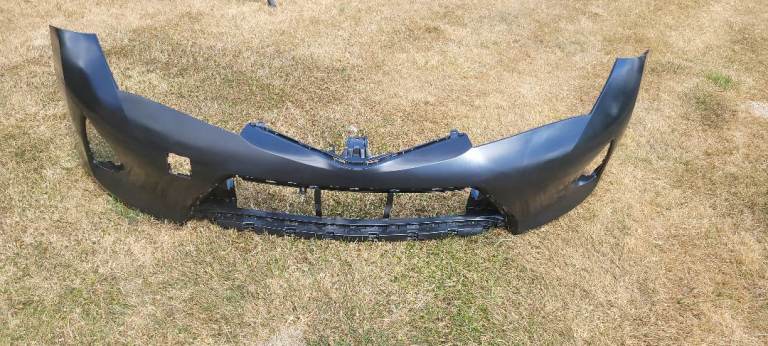 Toyota Auris front bumper