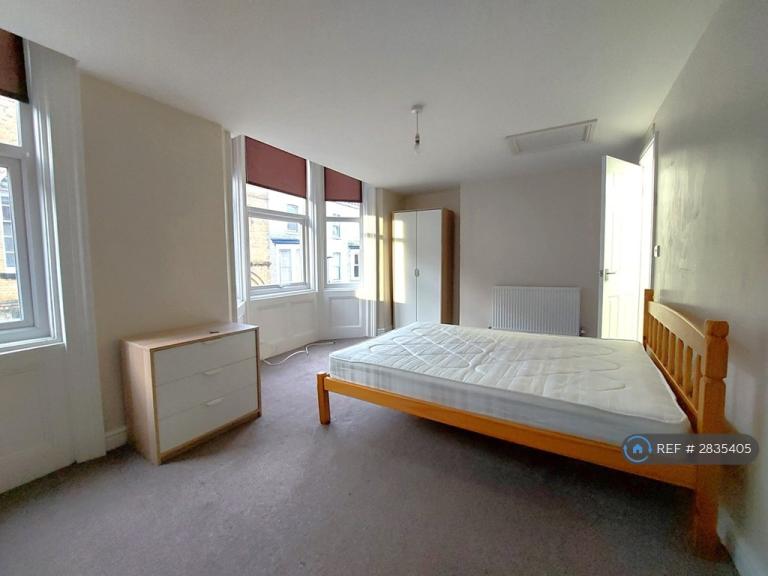 1 bedroom in Belle Vue Parade, Scarborough, YO11 (#2835405)