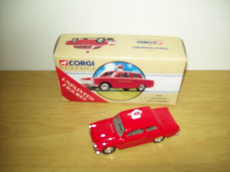 CORGI CLASSICS FORD CORTINA MK1 98165 LONDON TRANSPORT