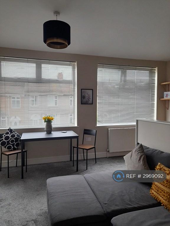 2 bedroom flat in Horfield, Horfield, Bristol, BS7 (2 bed) (#2969092)