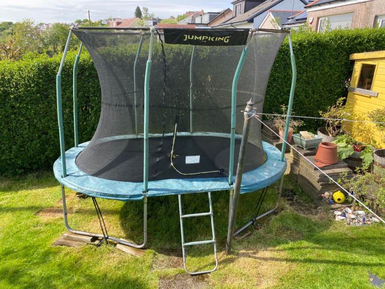 Trampoline - Jump King - 11ft x 8ft