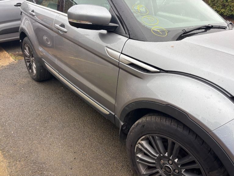 2012 Range Rover Evoque prestige ( Lux Pac )