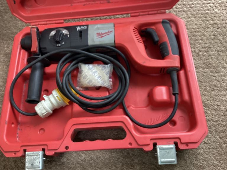 Milwaukee PPH26DE 110v SDS hammer drill good condition 