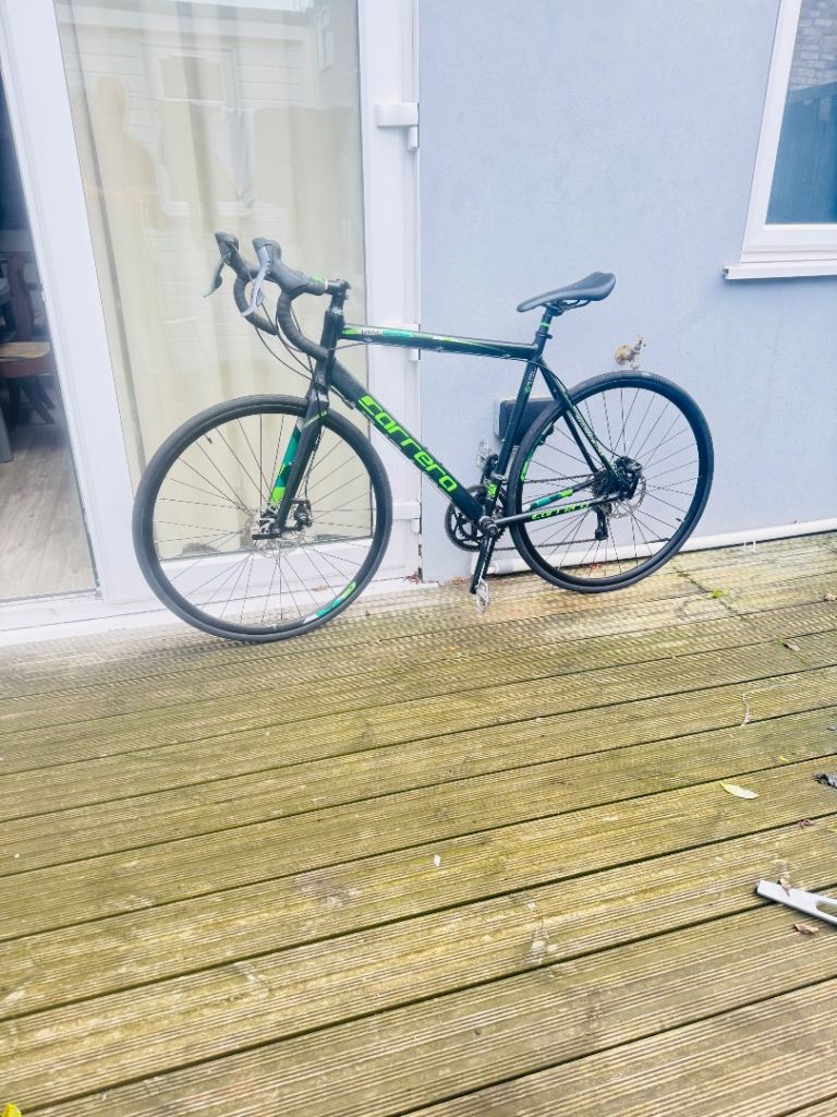 Carrera Vanquish Road Bike - Black and Green, Good Condition