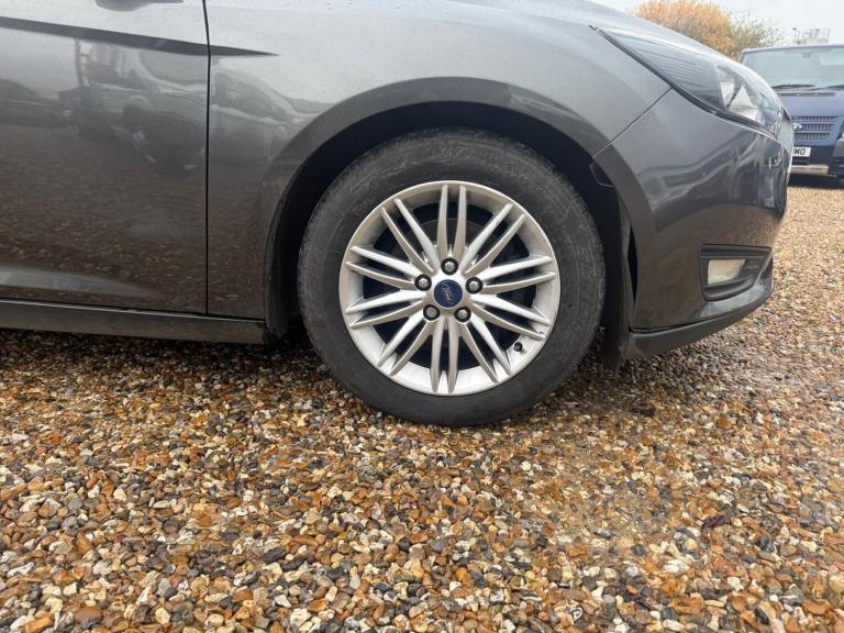 2017 Ford Focus 1.0 EcoBoost 125 Zetec Edition 5dr HATCHBACK PETROL Manual