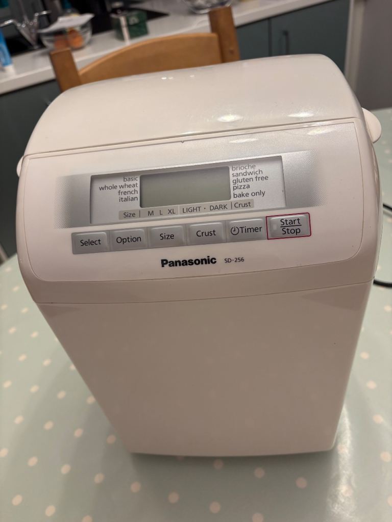 Panasonic SD-256 Breadmaker – White, Good Condition, £20.00 for Sale
