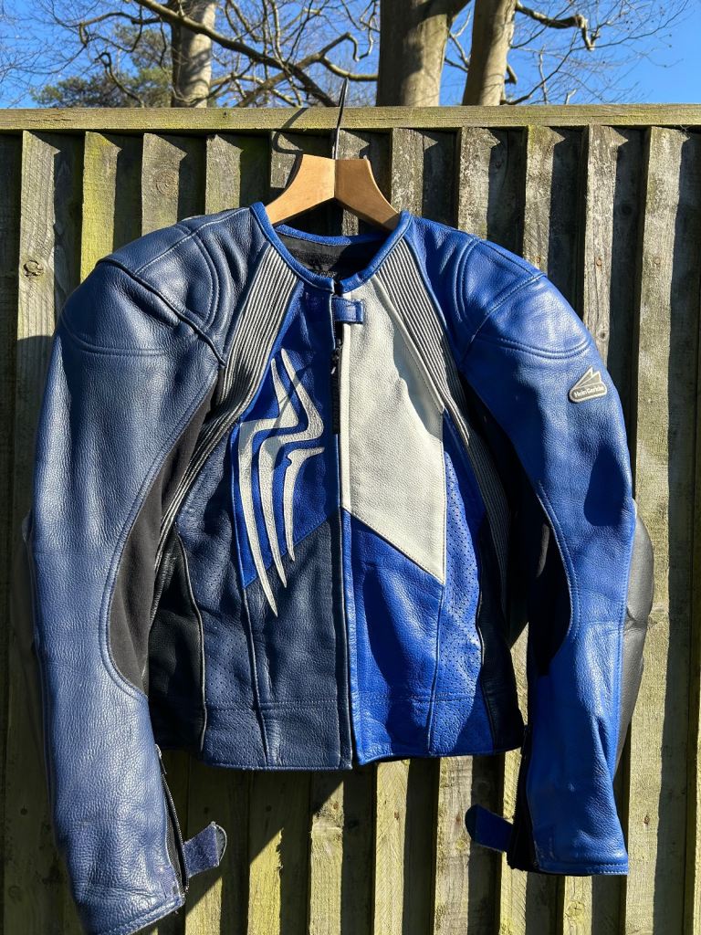 Hein Gerick size 48 Pro sports 2 piece leathers