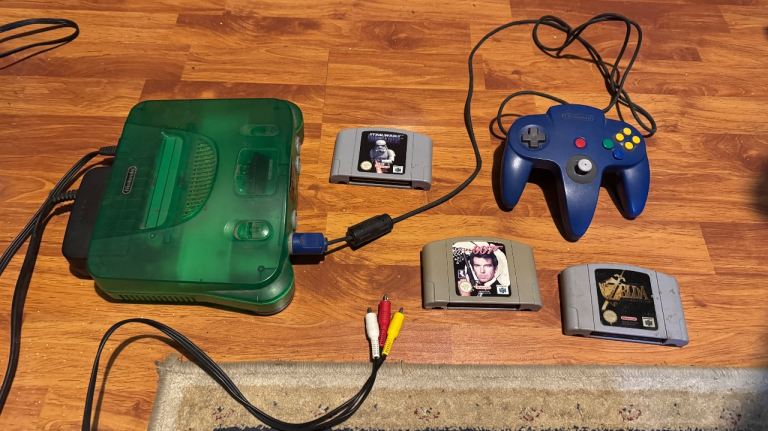 N64 Nintendo package - golden eye, Zelda and star wars 