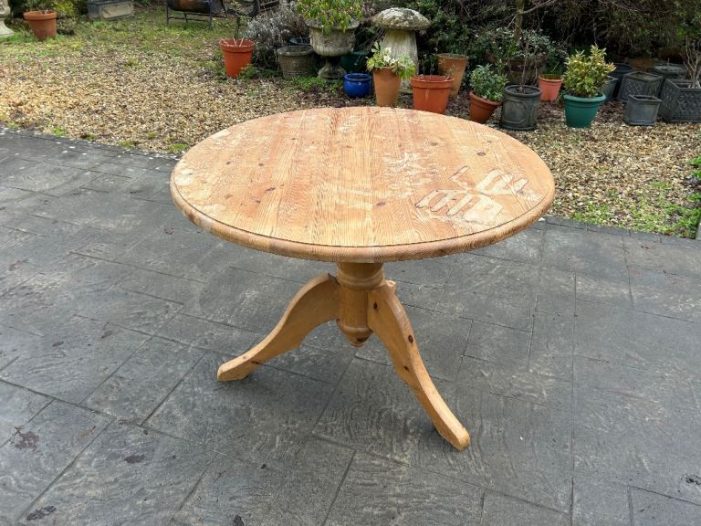 Solid pine round garden table on solid pine pedestal
