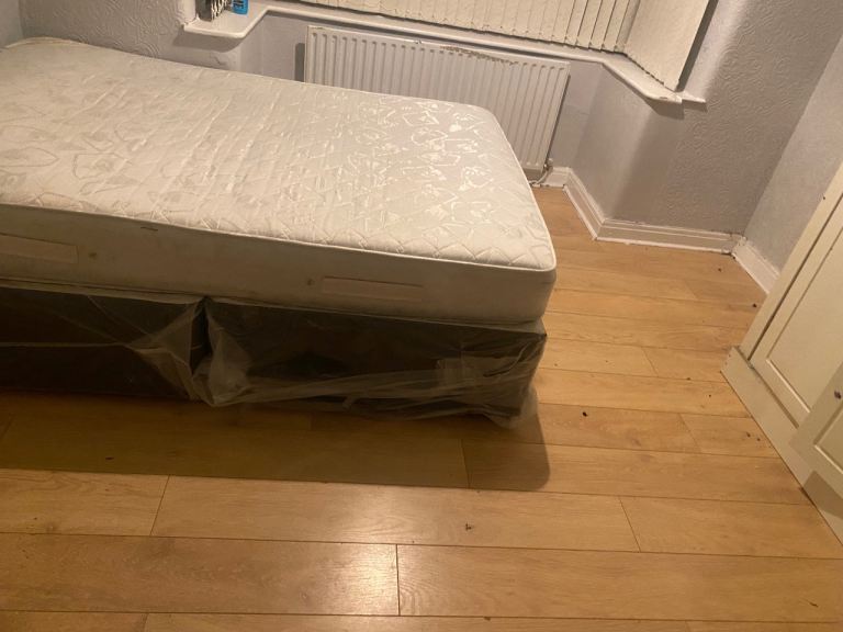 Room to rent 