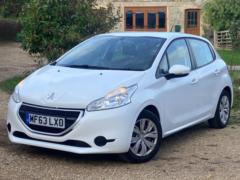 image for 2013 Peugeot 208 1.2 VTi Access+ 5dr HATCHBACK Petrol Manual