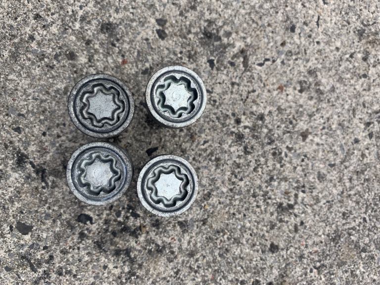 Audi wheel lock nuts 
