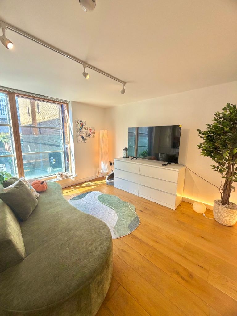 Furnished 1 bedroom flat