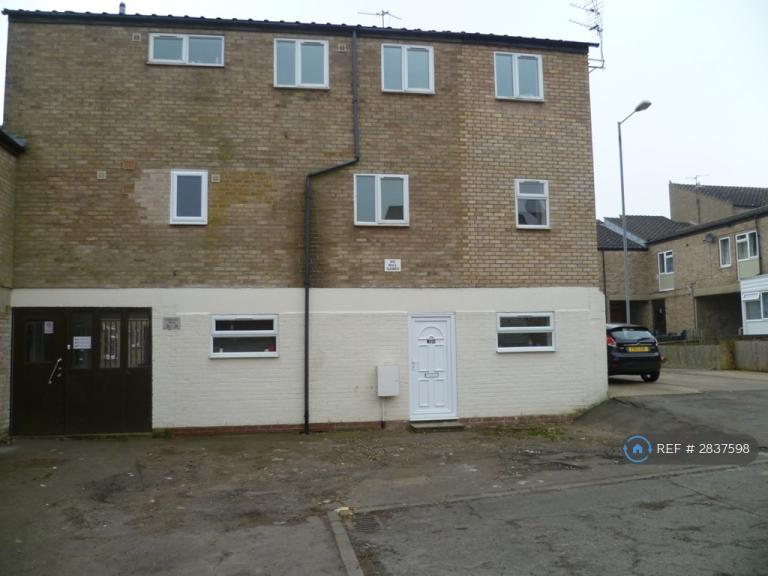 3 bedroom flat in Holyrood Walk, Corby, NN18 (3 bed) (#2837598)
